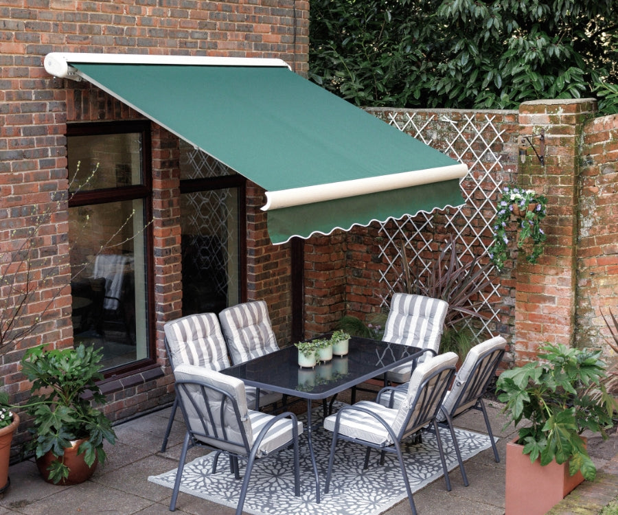 Why choose an awning? Retractable awning